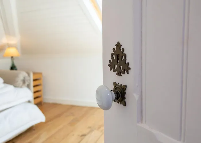 Charming House - By Smarthomes *